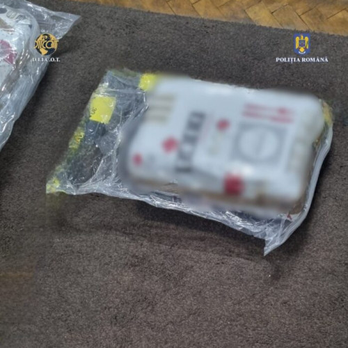 Traficant de droguri prins cu 8 kilograme de canabis adus din Spania