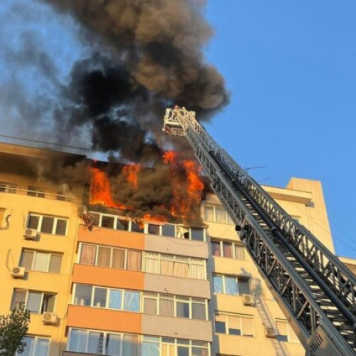 Apartament în flăcări în Pitești! Intervenție de urgență a pompierilor