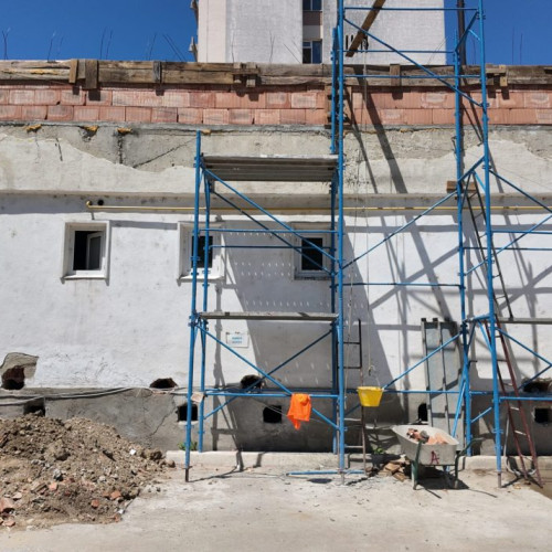 Renovarea clădirii Spitalului Județean "Mavromati" avansează rapid