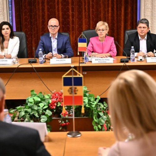 Membrii Comisiei politica externa si integrare europeana a Parlamentului Republicii Moldova în vizită la Parlamentul României