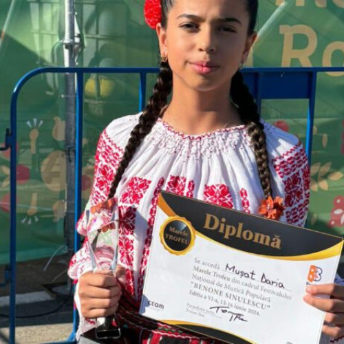 Daria Musat a castigat Trofeul Festivalului National Concurs de Muzica Populara "Benone Sinulescu"