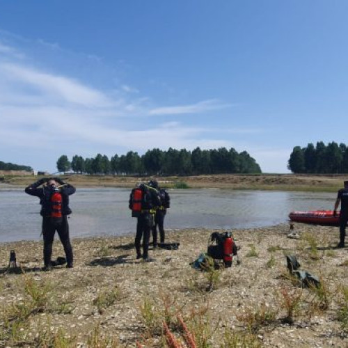 Copil de 10 ani dispărut în apele Siretului, la Liteni, căutat de scafandri din trei județe