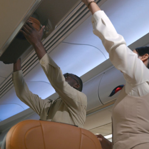 Angajați ai American Airlines suspendați după un incident de discriminare rasială