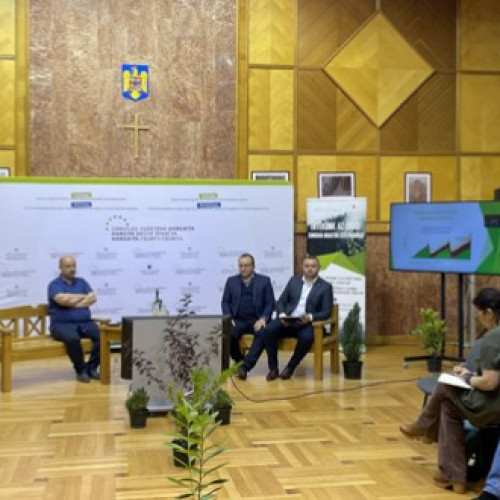 Forumul "Să construim din lemn" reunește specialiști în arhitectura din lemn la Harghita