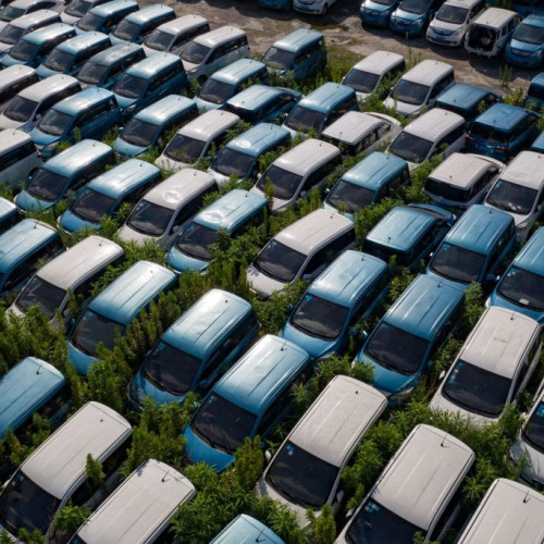 China investește masiv în dezvoltarea industriei de mașini electrice