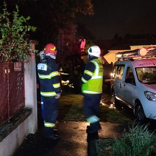 Intervenții rapide ale pompierilor militari sătmăreni în contextul fenomenelor meteo