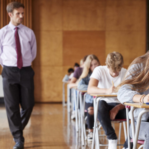 Peste 160.000 de absolvenți de gimnaziu înscriși la Evaluarea Națională