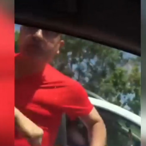 Politistii din Constanta investigheaza un sofer care a lovit un autoturism in trafic