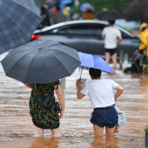 Fenomenele meteo extreme din China provoacă victime și distrugeri masive