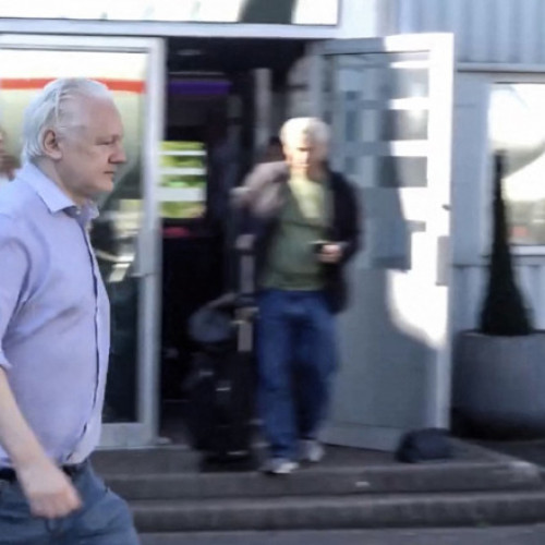 Julian Assange, eliberat și a părăsit Marea Britanie după cinci ani de detenție