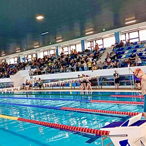 Bazinul Olimpic Pitești găzduiește Campionatul Național de Înot pentru copii de 11 ani