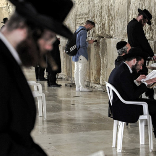 Curtea Supremă a Israelului ordonă recrutarea evreilor ultraortodocși în armată