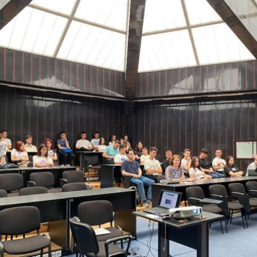 Administrația Județeană a Finanțelor Publice Vrancea își deschide porțile pentru elevii Colegiului Economic "M. Kogălniceanu"