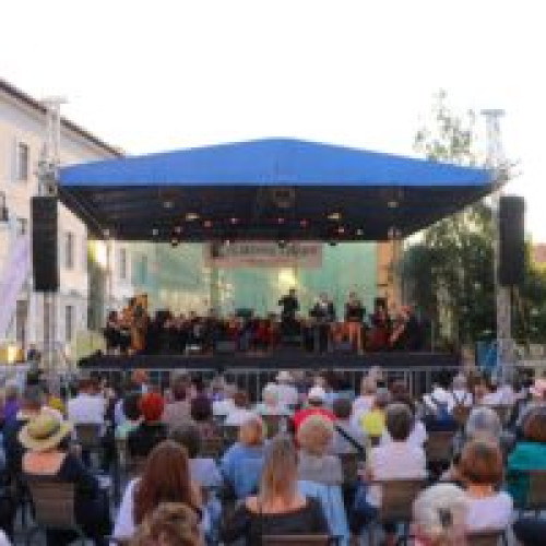 Sub conducerea magistrală a dirijorului Vladimir Lungu, concertul promite să fie o seară de neuitat