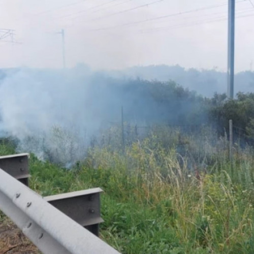 Circulația rutieră deviată pe autostrada A2 din cauza unui incendiu de vegetație