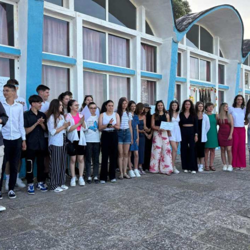 Elevii botosăneni s-au întors cu premii de la un concurs național pe teme de protecția consumatorului