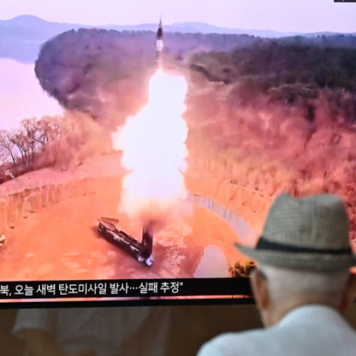 Coreea de Nord testează o rachetă hipersonică care explodează în aer