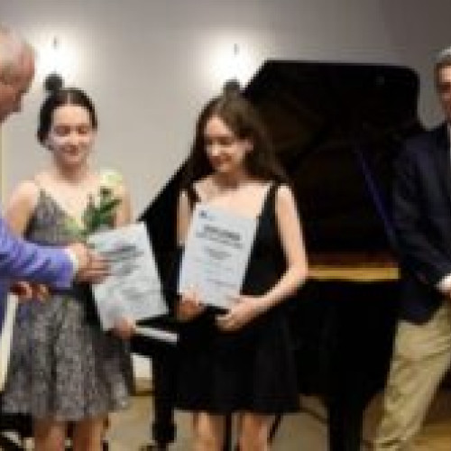 Primele gemene sefe de promotie la Universitatea Transilvania