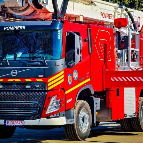 Pompierii din Campeni intervenit la un incendiu la o hala din Valea Bistrii