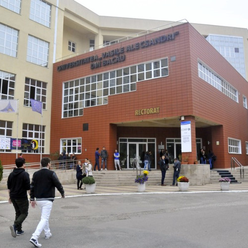 Bursă record la Universitatea "Vasile Alecsandri" din Bacău: 903 Burse acordate lunar