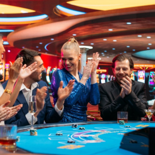 Barbat castiga o suma uriasa la cazinou si sufera un infarct de bucurie