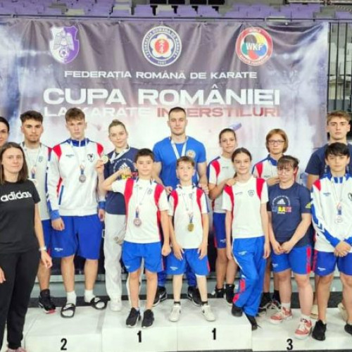 Luptătorii de la Poli Karate din Petroșani se remarcă la Cupa României și se pregătesc pentru Youth League în Croația