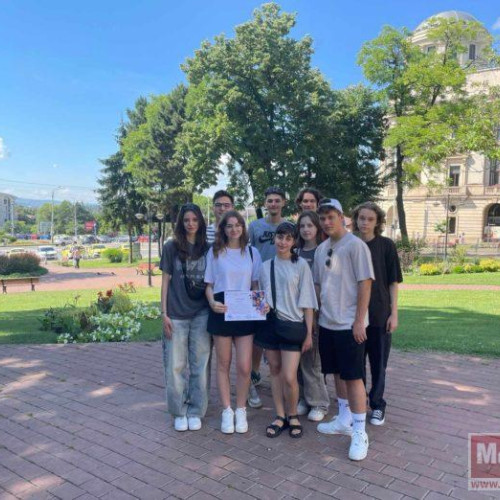 trupa de teatru Drama Club a primit Premiul I pentru spectacolul "Frecventa Libera"