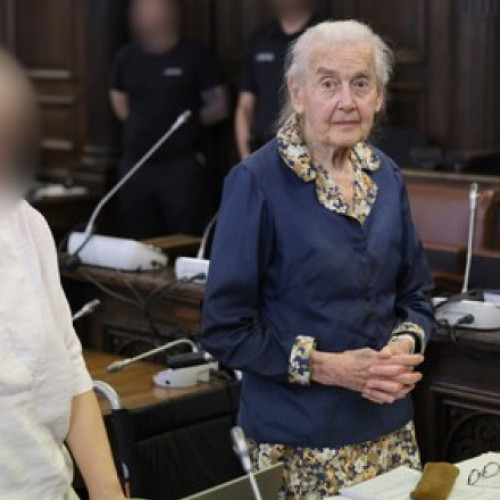 O femeie de 95 de ani, condamnată pentru negarea Holocaustului