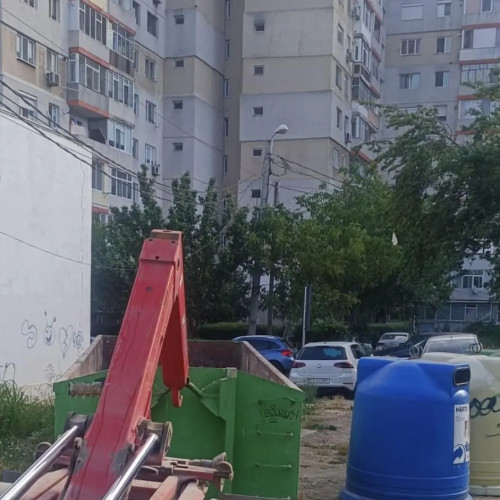 Polaris M Holding Constanța oferă locuitorilor un container pentru deșeuri voluminoase
