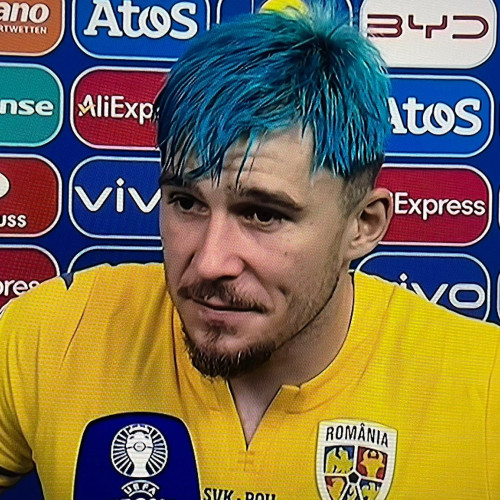 Andrei Ratiu: "băiatul cu părul albastru" strălucește în partida cu Slovacia