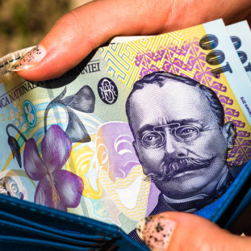 Tot mai mulți români încearcă să economisească bani, dar se confruntă cu dificultăți