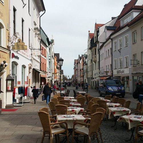 Românii din Germania vor obține mai ușor dubla cetățenie și pașaportul german