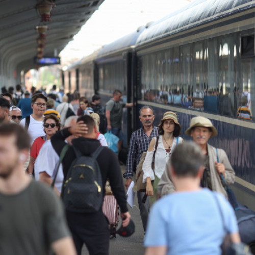 Trenul IR 1992 a Căătorit cu Intarziere din Cauza Vremei Neprietenoase
