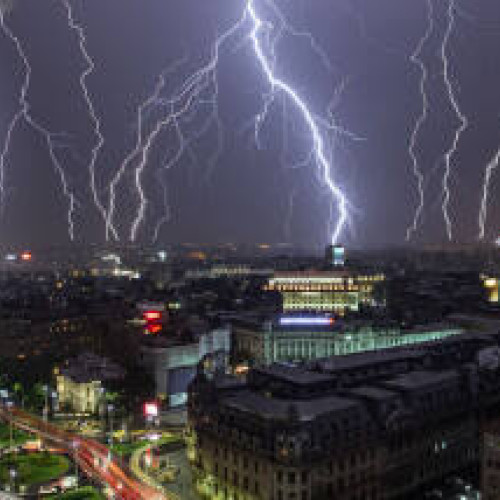 ANM emite atenționare Cod galben de instabilitate atmosferică pentru aproape jumătate de țară