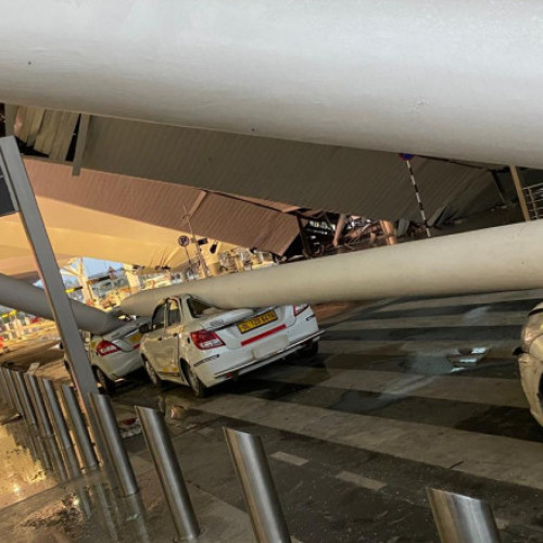 Tragedie la Aeroportul din New Delhi: Un mort și opt răniți