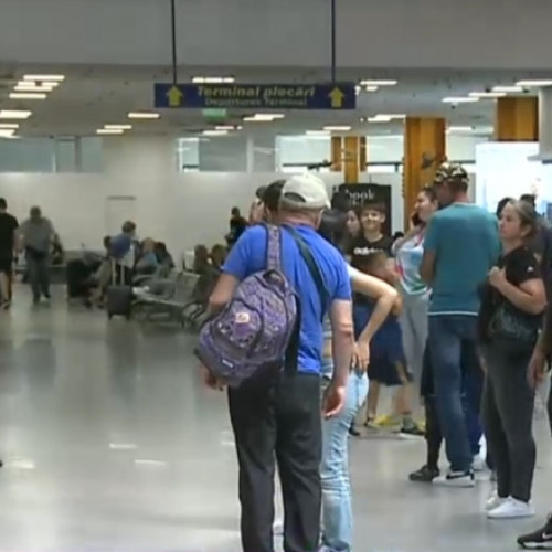 Vacanță de coșmar pentru sute de români din cauza zborurilor anulate și amânate