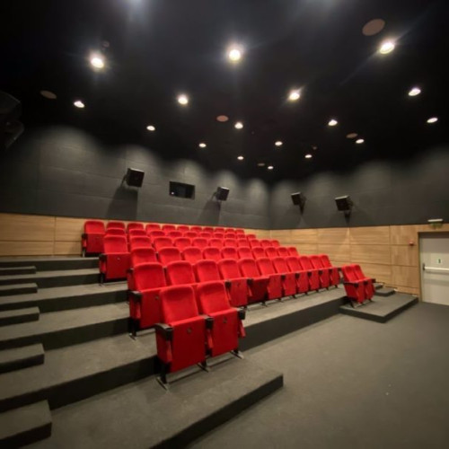 Cinematograful Patria din Reghin se redeschide după peste două decenii de abandon