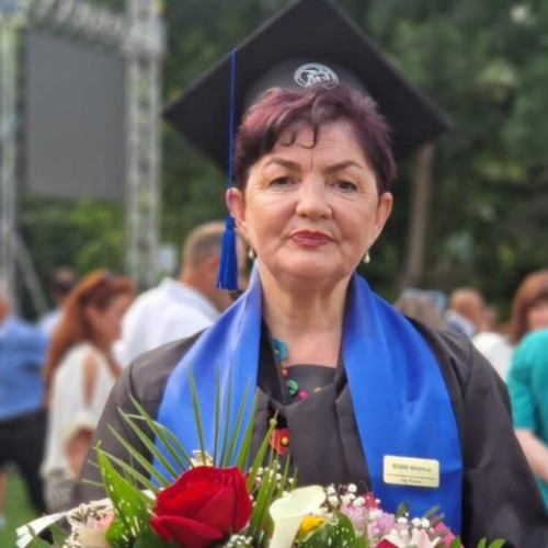 O absolventă de 61 de ani demonstrează că vârsta nu este un obstacol