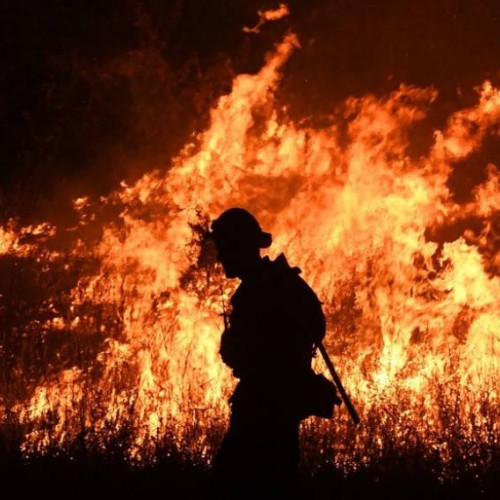 Pompieri români vor sprijini autoritățile franceze în stingerea incendiilor de pădure