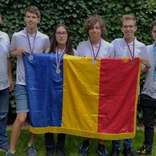 Elevii români strălucesc la Olimpiada de Informatică a Europei Centrale