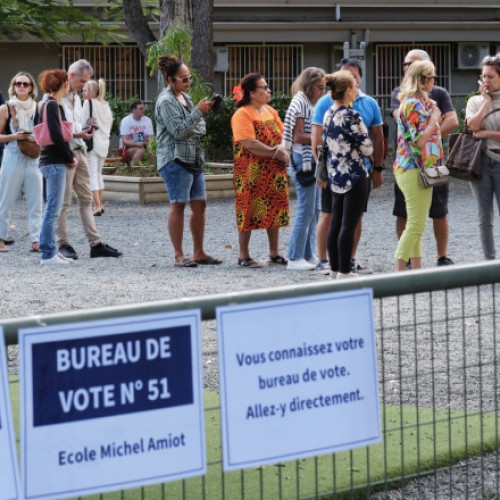 Francezii votează pentru a decide noua componență a Adunării Naționale