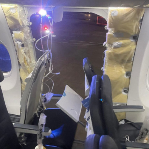 Alaska Airlines returnează un avion Boeing cu probleme