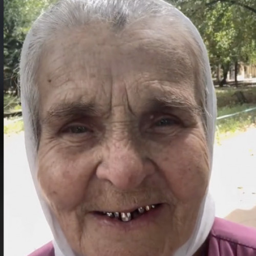 Bătrână din Toretk refuză evacuarea, rămânând în mijlocul ruinelor