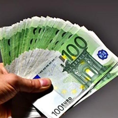 Sute de bancnote false descoperite într-un cazino din Hunedoara