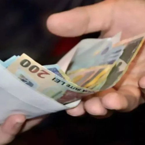 Salariul minim brut garantat în plată va crește la 3700 lei de la 1 iulie