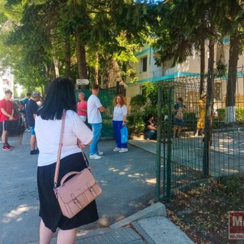 Emoții mari pentru absolvenții de liceu: Probele scrise la Bacalaureat 2024 au început astăzi