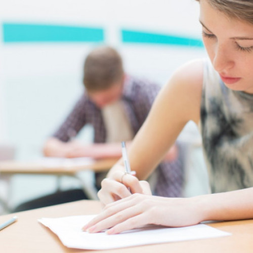 Bacalaureatul la Limba Română: Subiecte ușoare, dar și incidente severe