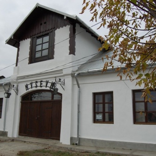 Scheletul adolescentei "Mariuta" expus la Muzeul de Arheologie din Saveni atrage atenția cercetătorilor