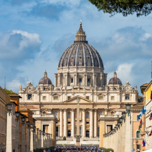 Vaticanul interzice tatuajele vizibile și piercingurile angajaților de la Bazilica Sfântul Petru