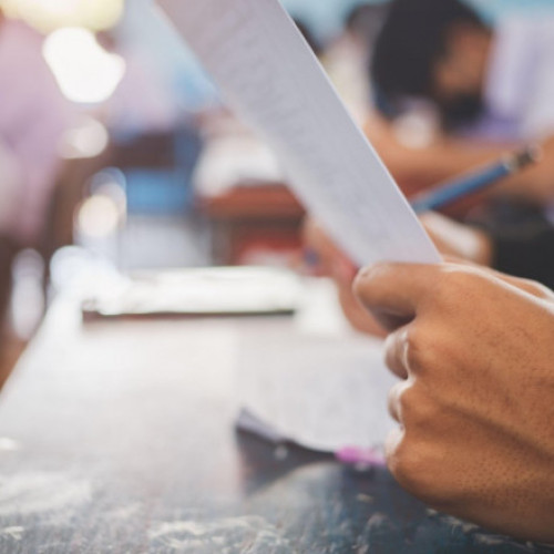 Elevii de clasa a XII-a susțin marți cea de-a doua probă scrisă la Bacalaureat 2024